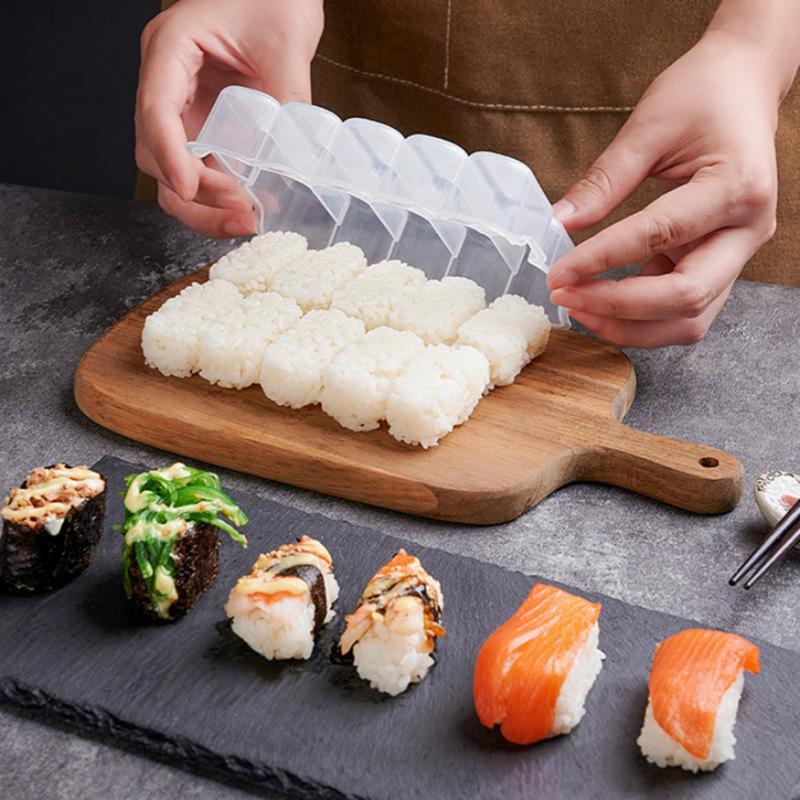 แม่พิมพ์ข้าวปั้นแบบมีช่องพร้อม - Rice Ball Mold บทวิจารณ์และราคา
